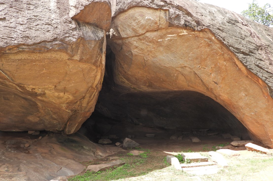 Vessagiriya Cave Complex