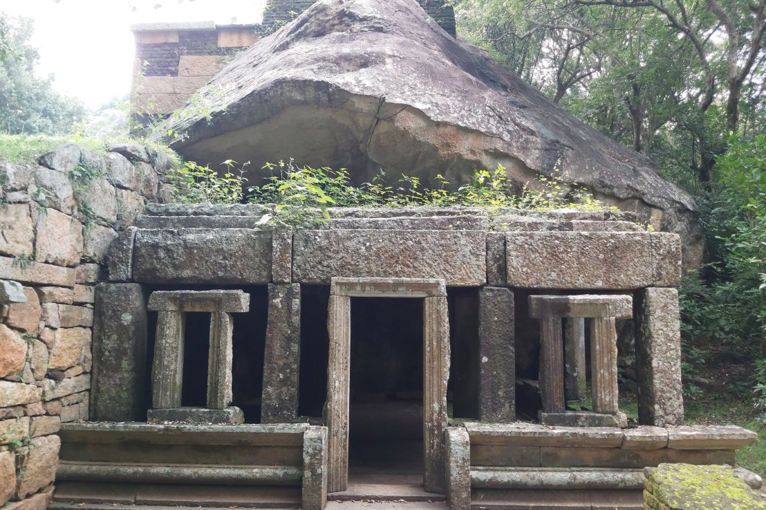 Kaludiya Pokuna – Mihintale